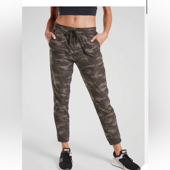 Athleta Pants - Athleta Camo Farallon Jogger Black Olive Camo
